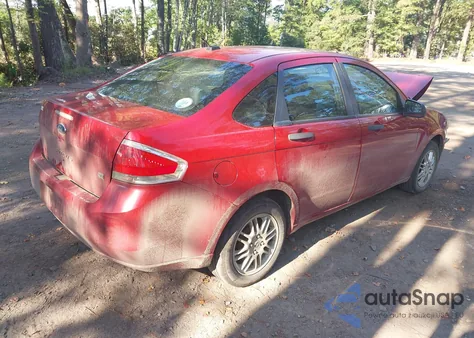 2010 Ford Focus Se z USA, uszkodzony, nr VIN 1FAHP3FN1AW250810